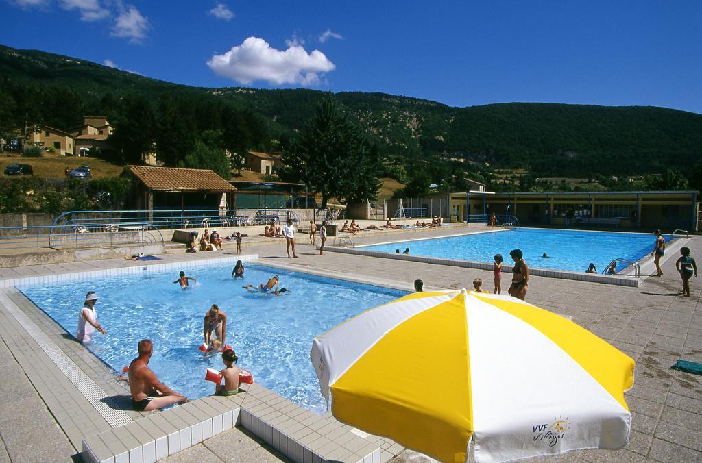 Hotel Vvf Drome Provence Montbrun-les-Bains Exterior foto