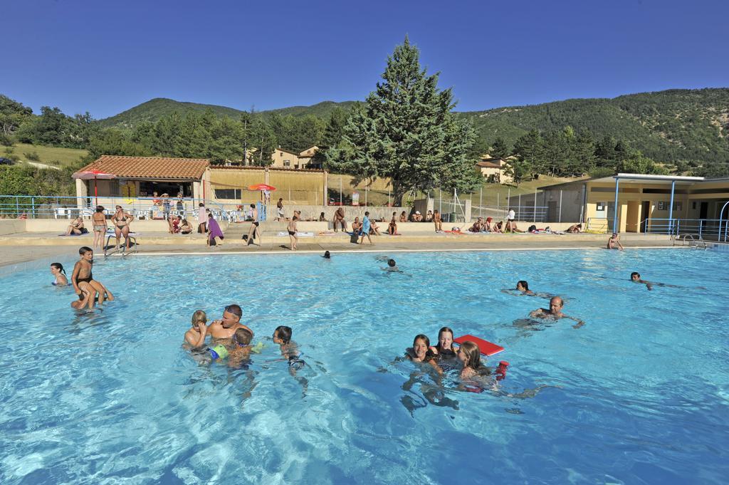 Hotel Vvf Drome Provence Montbrun-les-Bains Exterior foto