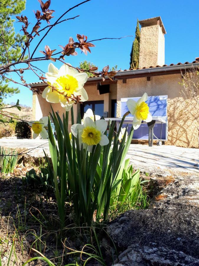 Hotel Vvf Drome Provence Montbrun-les-Bains Exterior foto